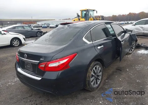 2017 Nissan Altima 2.5 Sv z USA, uszkodzony, nr VIN 1N4AL3AP2HC294395